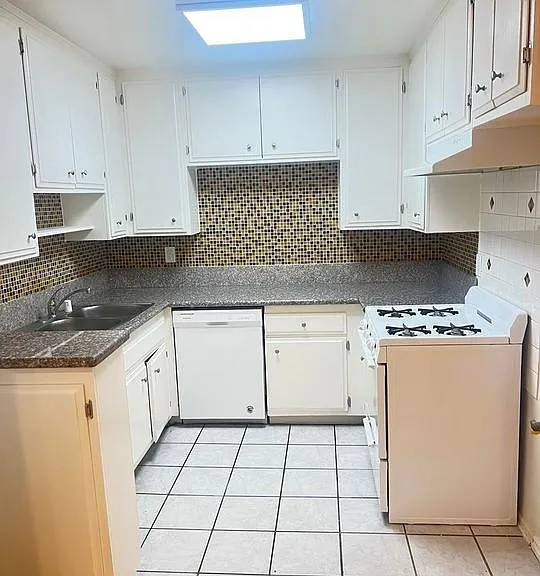 1815 N. Serrano Avenue, — Photo 5