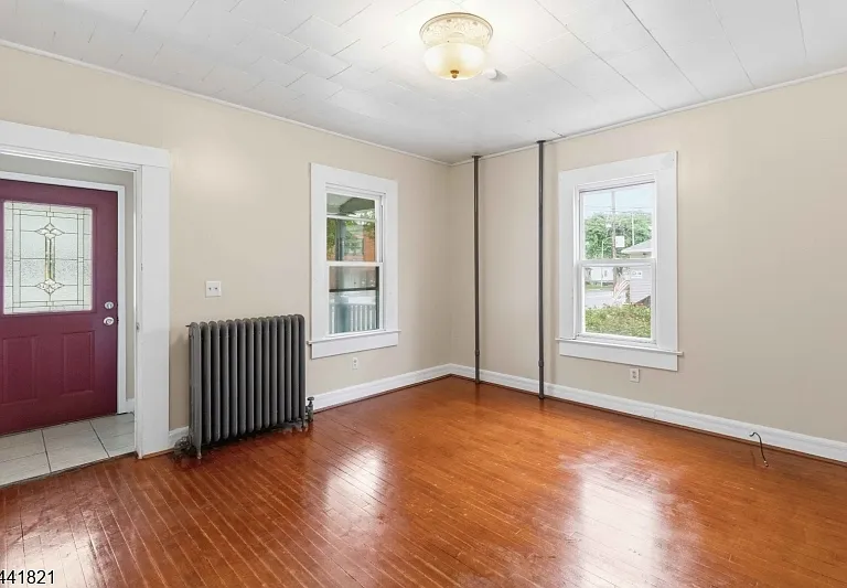 166 E Blackwell St — Photo 3