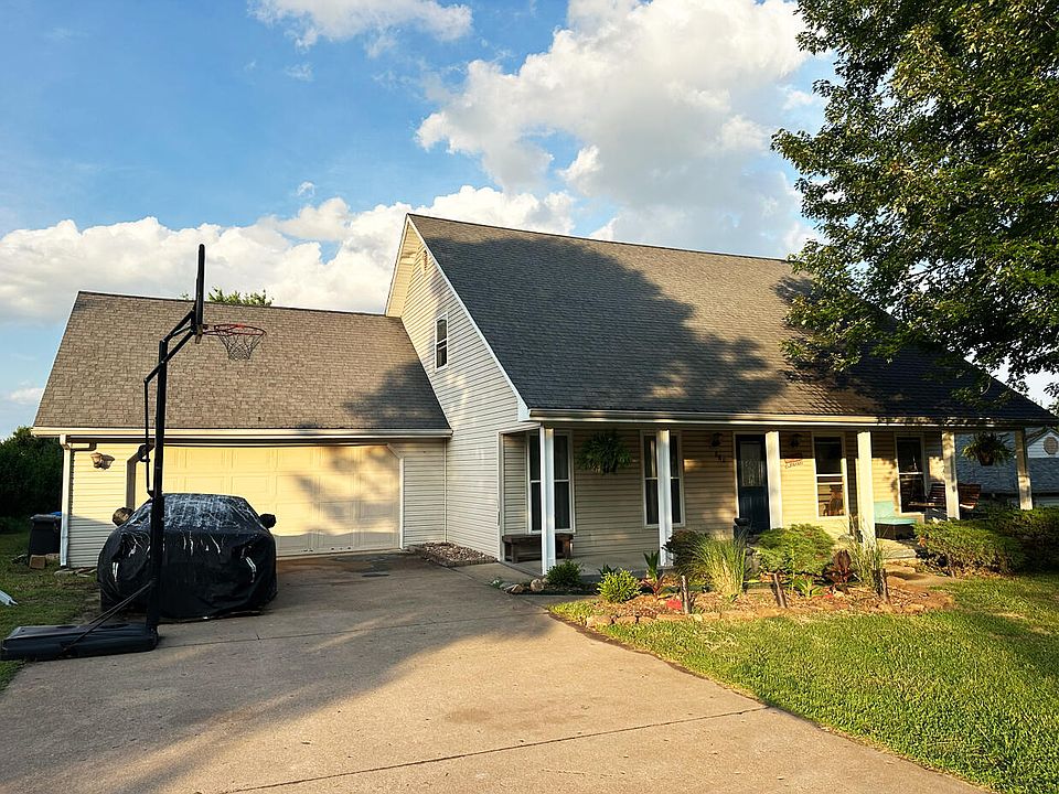 1st image of 880 Redel Place