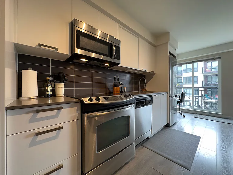 517 Fisgard St #312 — Photo 2