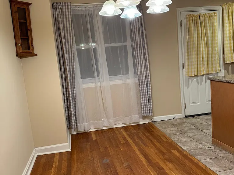 1513 Aldeney Ave — Photo 4