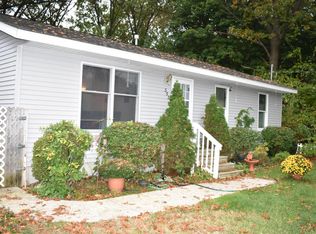 353 S Lake Ave, Spring Lake, MI 49456