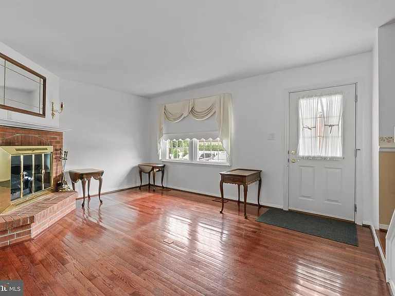 330 Harlan Sq #A-6 — Photo 3