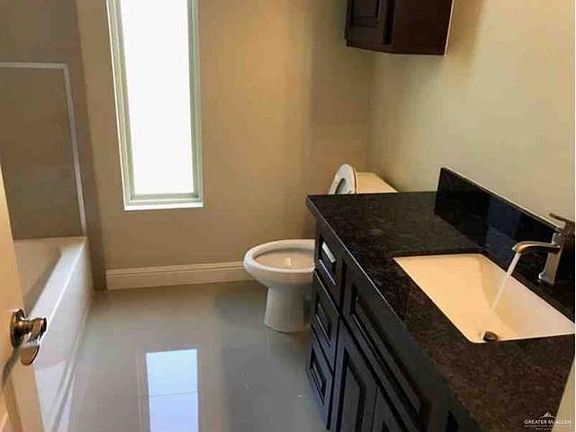 5th image of 1403 Finch Ln