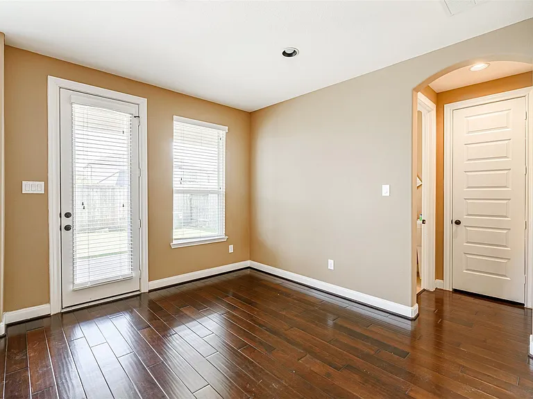 4607 Rockton Hills Ln — Photo 25