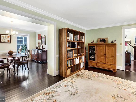 4th image of 113 Carville Ct