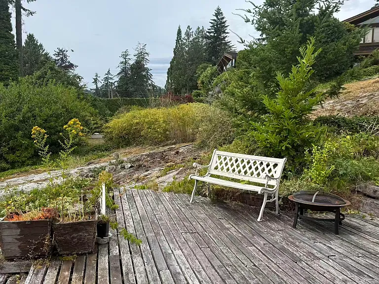3863 Marine Dr — Photo 17