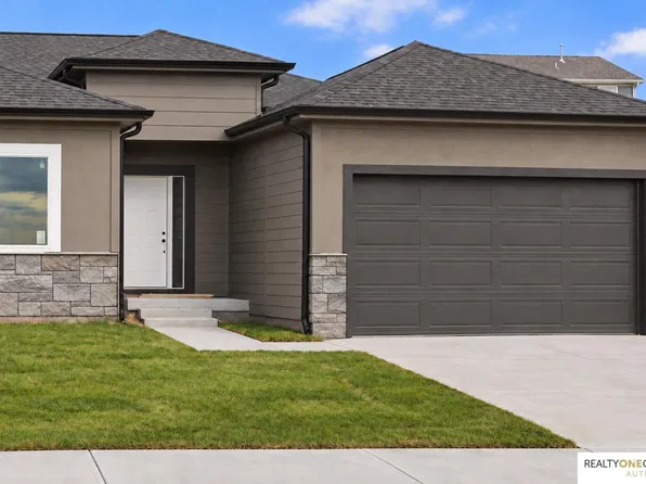 5119 N 213th St, Elkhorn, NE 68022