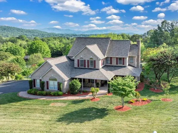 3924 Poplar Grove Dr, Vinton, VA 24179