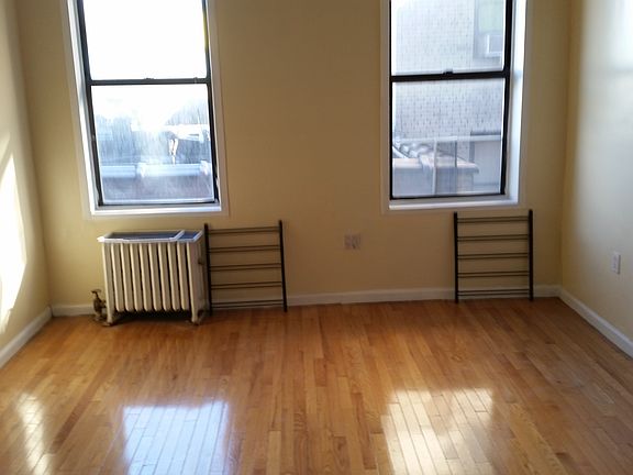 3rd image of 667 W 177th St APT 33