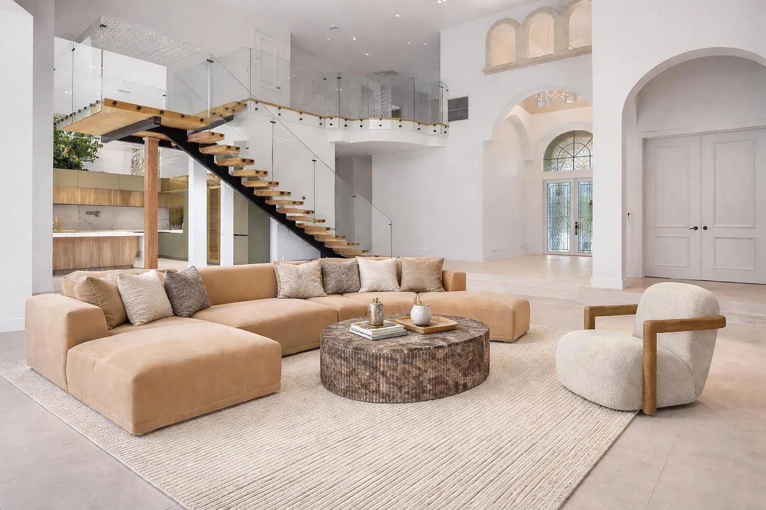 6 bed, 6.0 bath, 5157 sqft, $19,000 — Photo 4