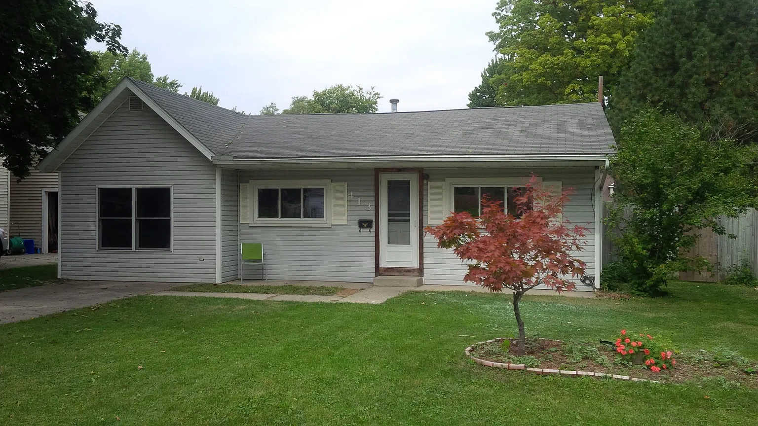 413 Clinton St photo 1