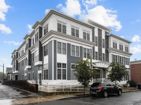 353 Summer St Unit 310, Somerville, MA 02144