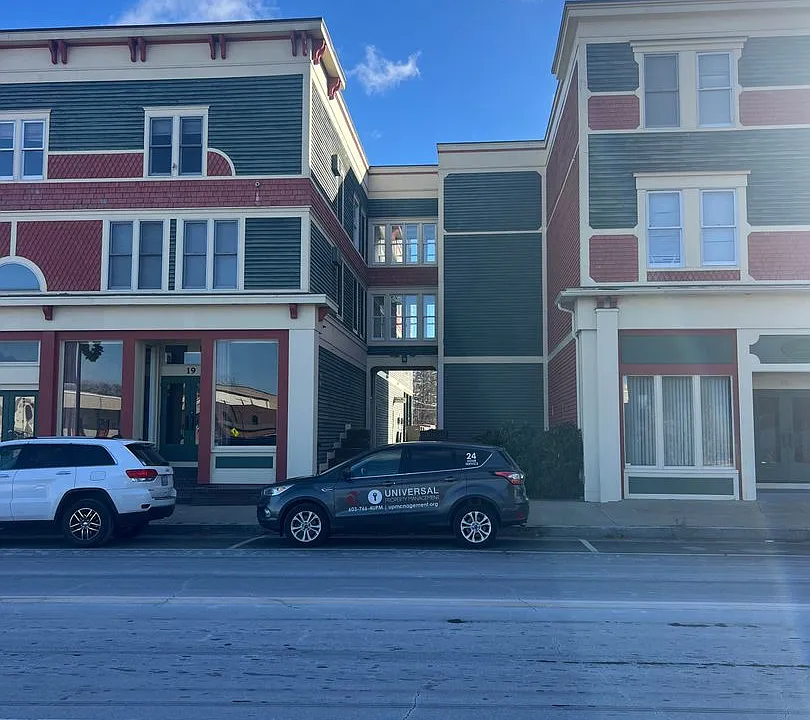 Kingsley Apartments