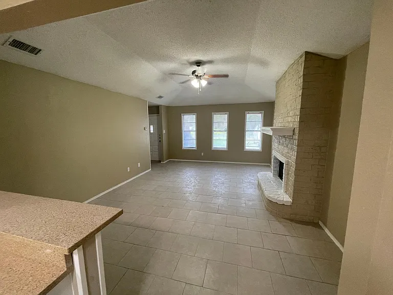 5322 Inverness Dr — Photo 9