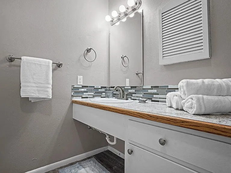 Bathroom with Vanity Space!