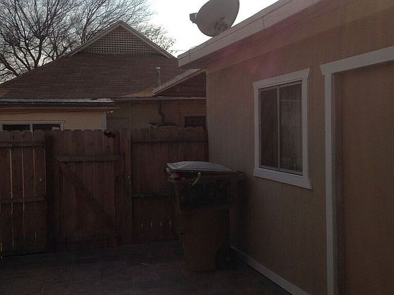 2nd image of 220 Monterey St