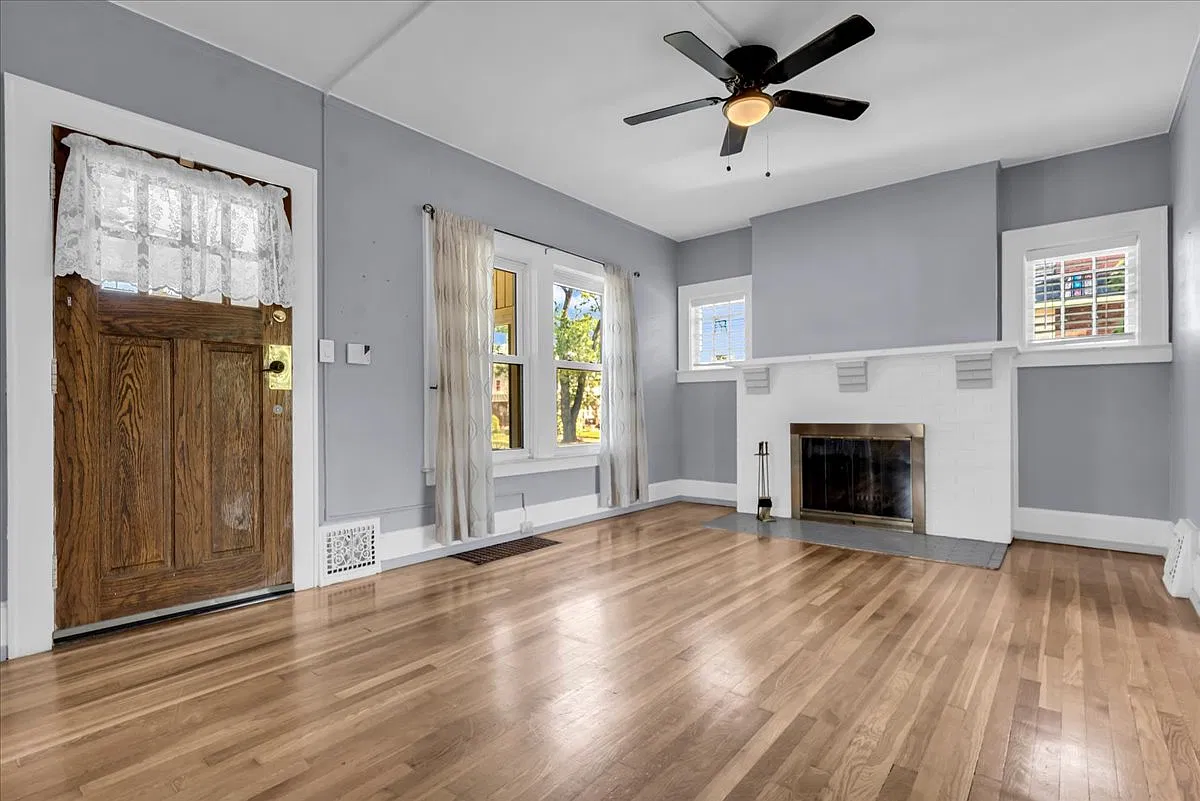 4 bed, 1874 sqft, $1,950 — Photo 4