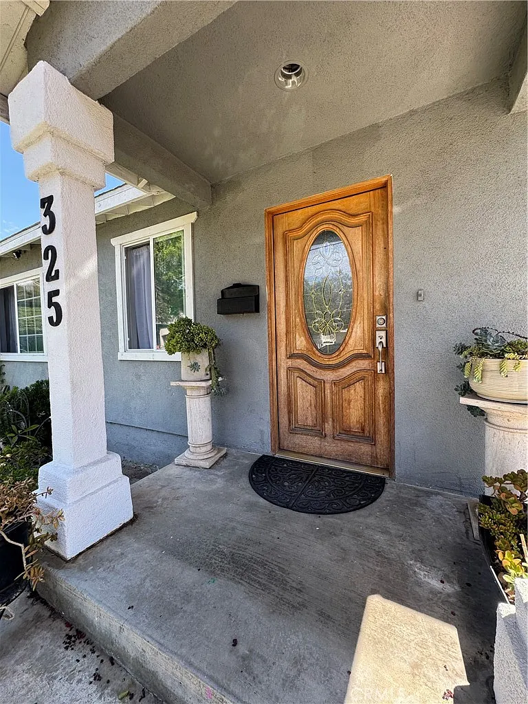 5 bed, 1371 sqft, $4,800 — Photo 3
