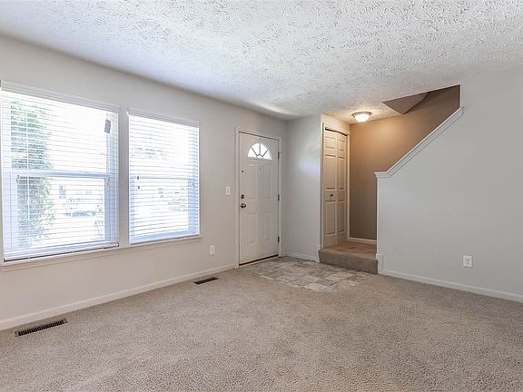 4th image of 1725 Maisonette Dr #1725