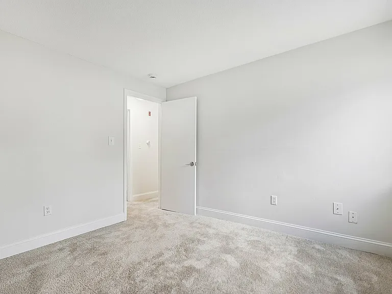 21-web-or-mls-Park St-S1807-021