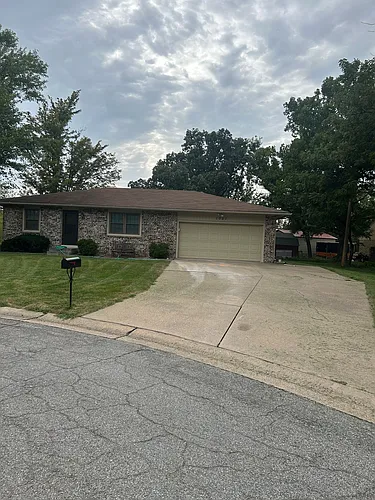 1021 SW Marge Ct Photo 1