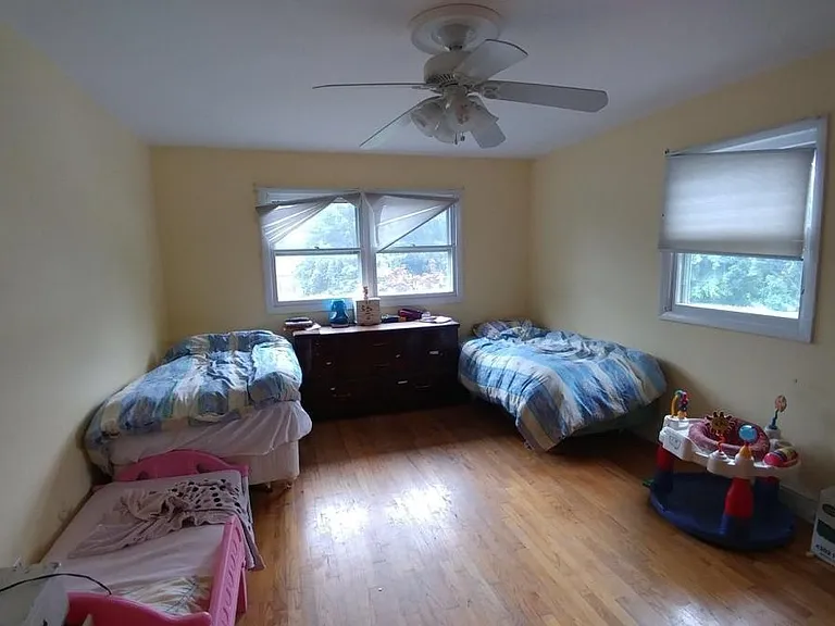 7 Longwood Dr — Photo 10