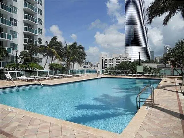 2 bed, 1117 sqft, $6,500 — Photo 3