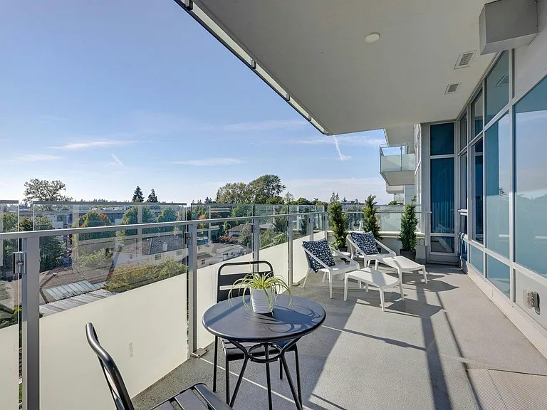 5033 Cambie St #604 — Photo 11