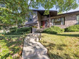 1950 Calvin Ave, Iowa City, IA 52246