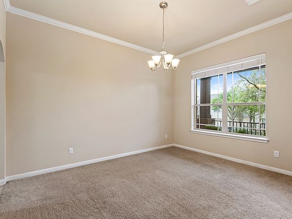 5th image of 260 Torrington Dr