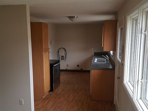 5th image of 2412 W Francis Ave