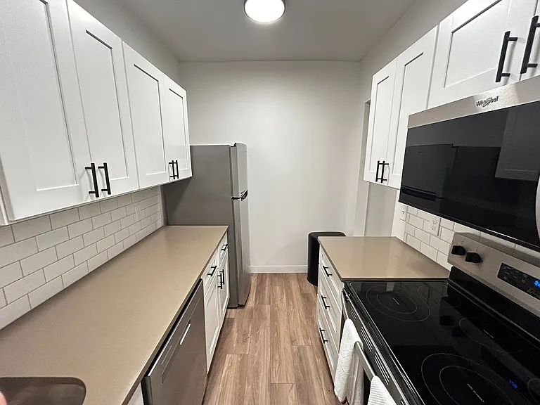 Cambridge Court Apartments — Photo 40