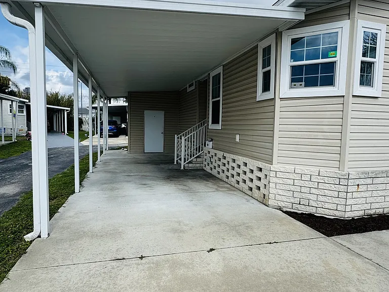 Lakeshore Landings — Photo 17