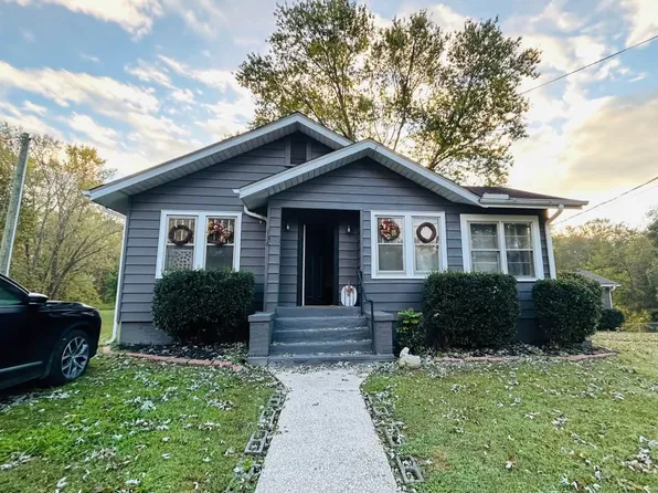 136 E Williams Rd, Hendersonville, NC 28792
