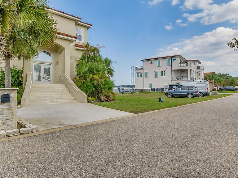 20 Baybridge Dr — Photo 80