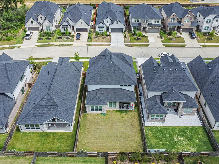 9243 Trimble Landing Dr — Photo 31