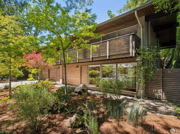 332 Canyon Dr, Portola Valley, CA 94028