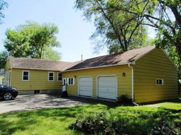 313 W 11th Ave, Redfield, SD 57469