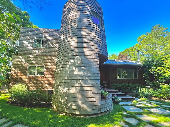 2nd image of 71 Island View Dr W