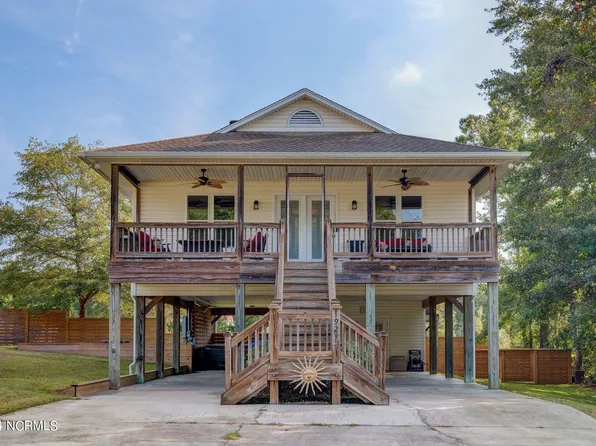 1921 Watts Landing Road, Hampstead, NC 28443