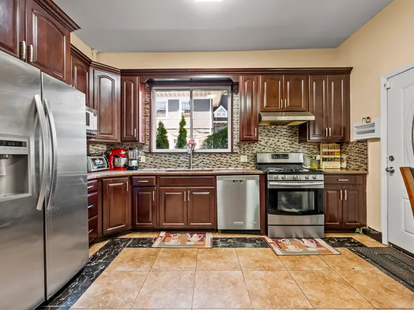 235 East 19th Street image 5 of 24