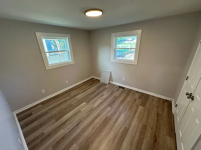 116 N Tarver Ave — Photo 6