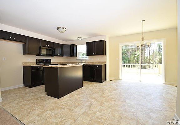5th image of 19312 Rosewood Ln