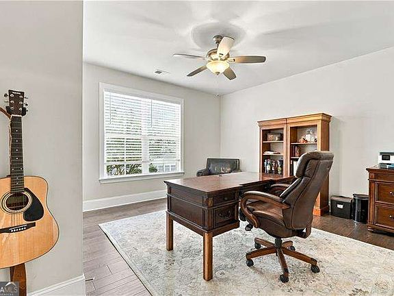 5th image of 427 Parkbrook Way