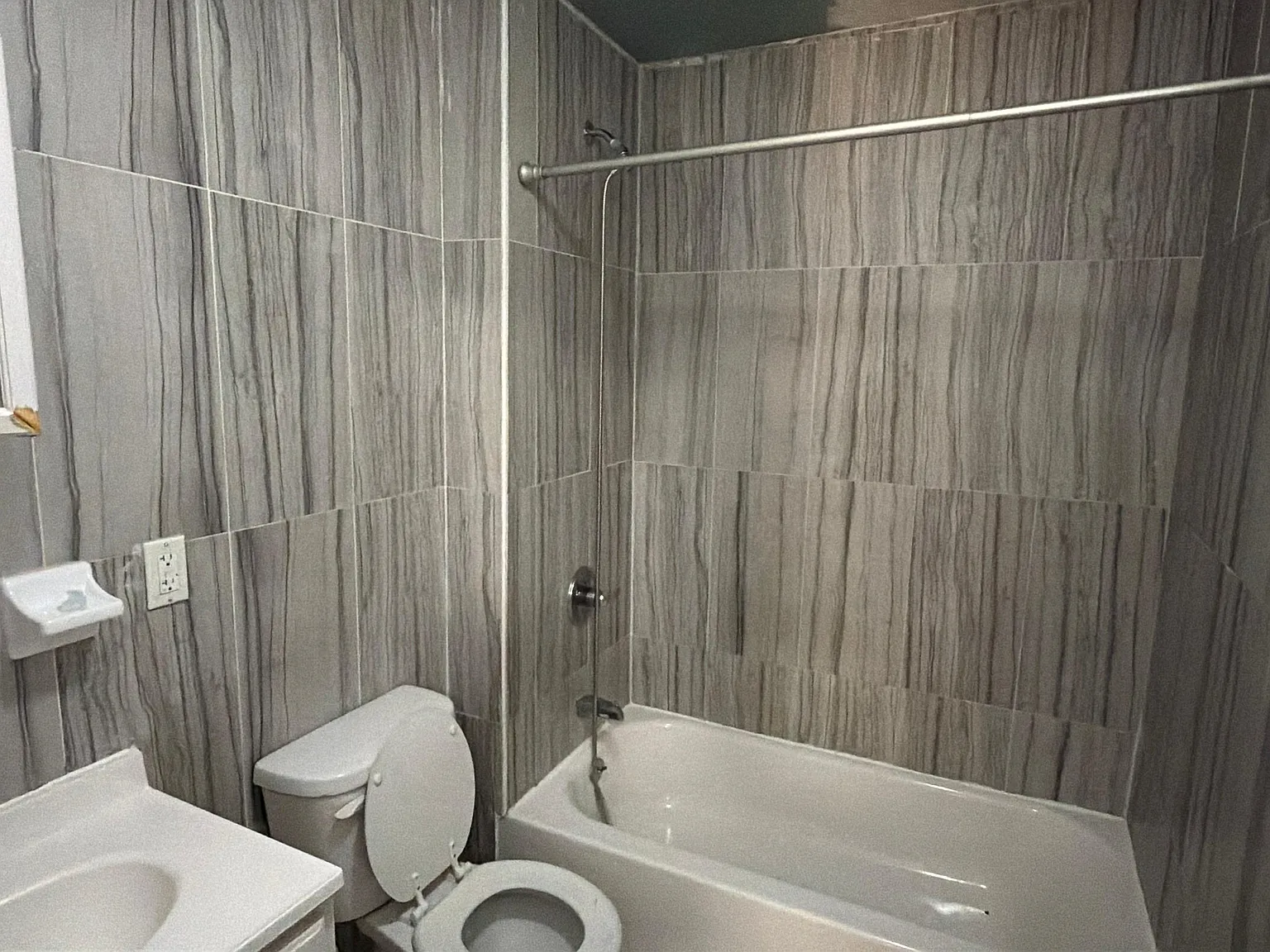 2 bed, 2800 sqft, $2,678 — Photo 4