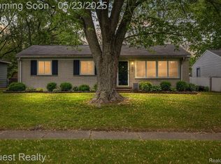 3680 Shoals St, Waterford, MI