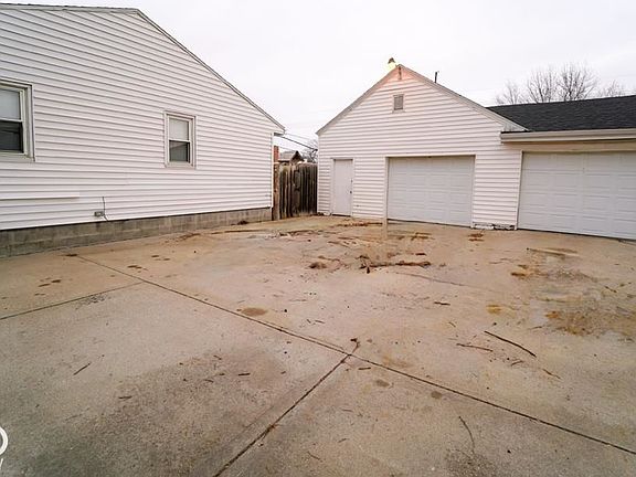 4th image of 1719 N Huston Ave