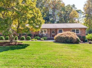 907 Fairidge Dr, Jamestown, NC 27282