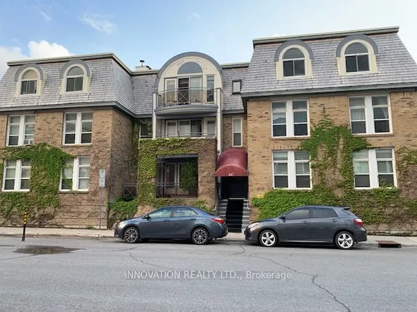 210 Cumberland St #3B, Ottawa, ON K1N 9K8